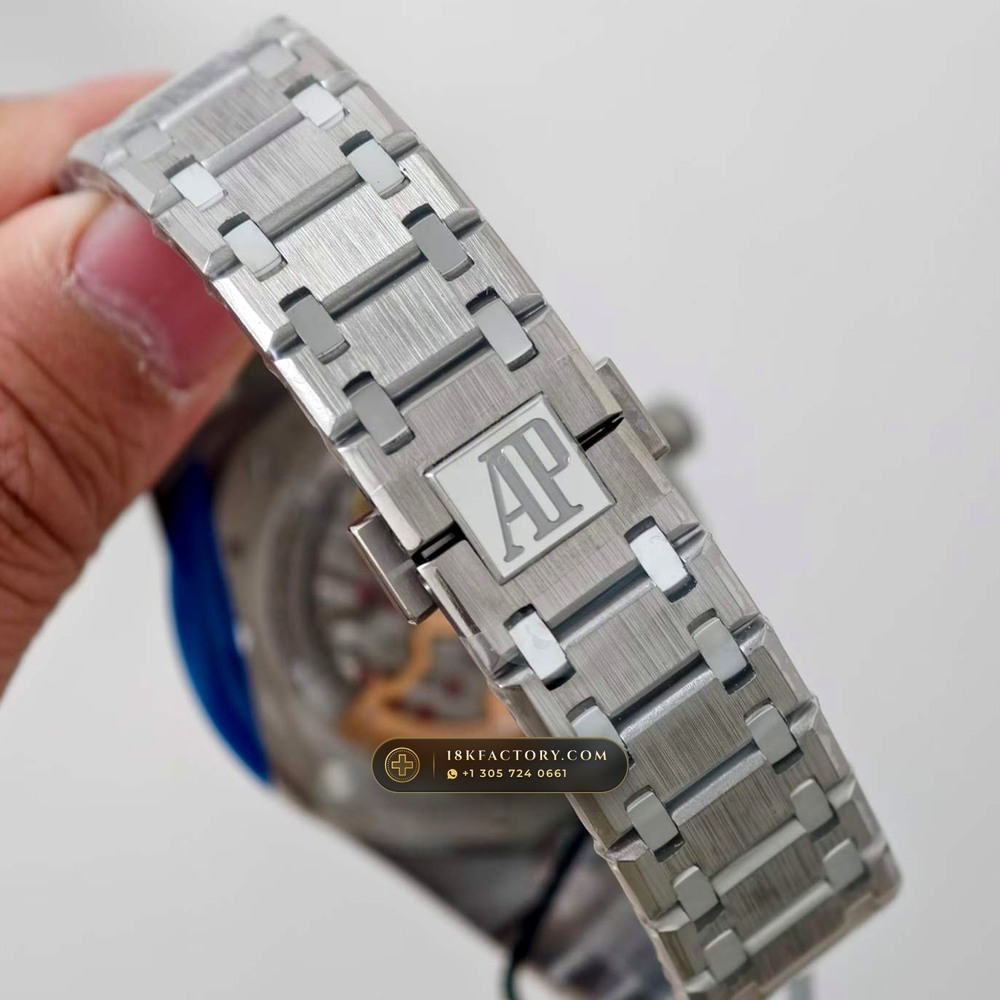 Audemars Piguet Royal Oak Jumbo Extra-Thin 39mm Ref. 15202IP — XRF Certified Edition — Studio Gallery Plate VII in Grade 5 Titanium Monobloc (94.4g Verified Mass, Audemars Piguet Cal. 2121 Ultra-Thin)