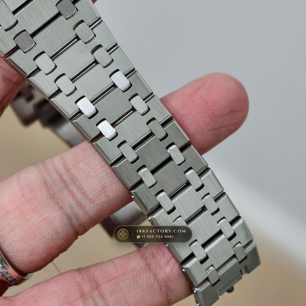 Audemars Piguet Royal Oak Selfwinding 41mm Custom Tapestry Dial Deep Crystal Optics Ref. 15500ST — XRF Certified Edition — Studio Gallery Plate VII in 904L Stainless Steel Custom Architecture (166.5g Verified Mass, Audemars Piguet Cal. 4302 - 70h Power Reserve)
