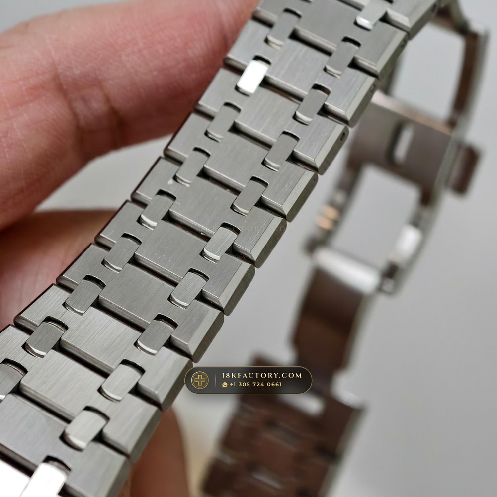 Audemars Piguet Royal Oak Selfwinding 41mm Custom Tapestry Dial Deep Crystal Optics Ref. 15500ST — XRF Certified Edition — Studio Gallery Plate VIII in 904L Stainless Steel Custom Architecture (166.5g Verified Mass, Audemars Piguet Cal. 4302 - 70h Power Reserve)