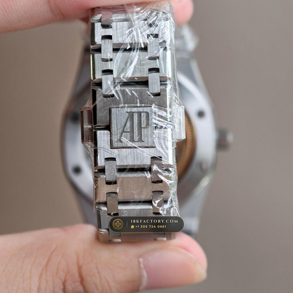 Audemars Piguet Royal Oak Jumbo Extra-Thin 39mm Ref. 15202ST.00.1240ST.01 — XRF Certified Edition — Studio Gallery Plate VII in 904L Stainless Steel Custom Architecture (103.4g Verified Mass, Audemars Piguet Cal. 2121 Ultra-Thin)