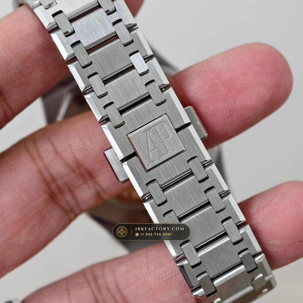 Audemars Piguet Royal Oak Jumbo Extra-Thin 39mm Chronometer Regulated Spec Ref. 15202ST — XRF Certified Edition — Studio Gallery Plate VII in 904L Stainless Steel Custom Architecture (103.1g Verified Mass, Audemars Piguet Cal. 2121 Ultra-Thin)