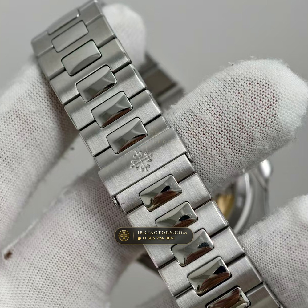 Patek Philippe Nautilus Self-Winding Geneva Atelier Spec Ref. 5711/1A — XRF Certified Edition — Studio Gallery Plate VIII in 904L Stainless Steel Custom Architecture (115.1g Verified Mass, Patek Philippe Cal. 26-330 S C / Cal. 324 S C - 21K Gold Rotor)