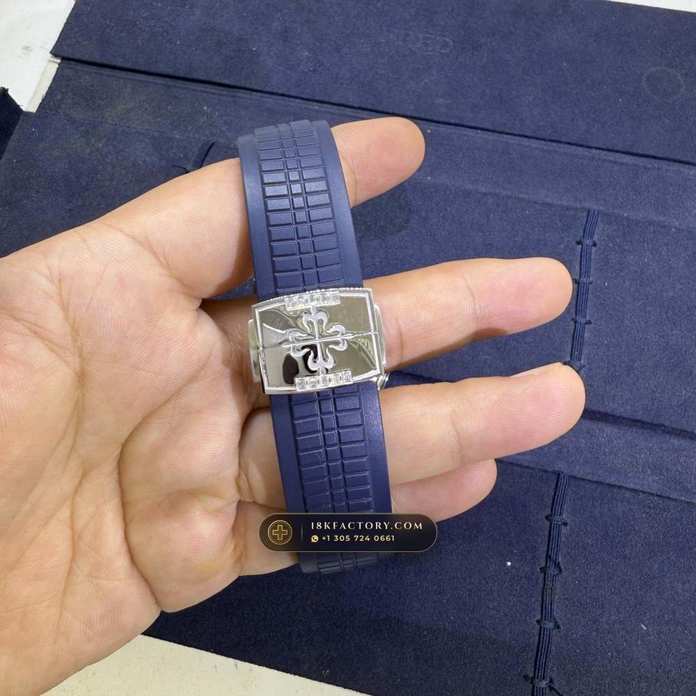 Patek Philippe Aquanaut Luce Haute Joaillerie Baguette Emerald Bezel 18K White Gold Geneva Atelier Spec Ref. 5268/461G-001 — XRF Certified Edition — Studio Gallery Plate VIII in 18K White Gold Au750 (114.6g Verified Mass, Patek Philippe Cal. 26-330 S C - 21K Gold Rotor)