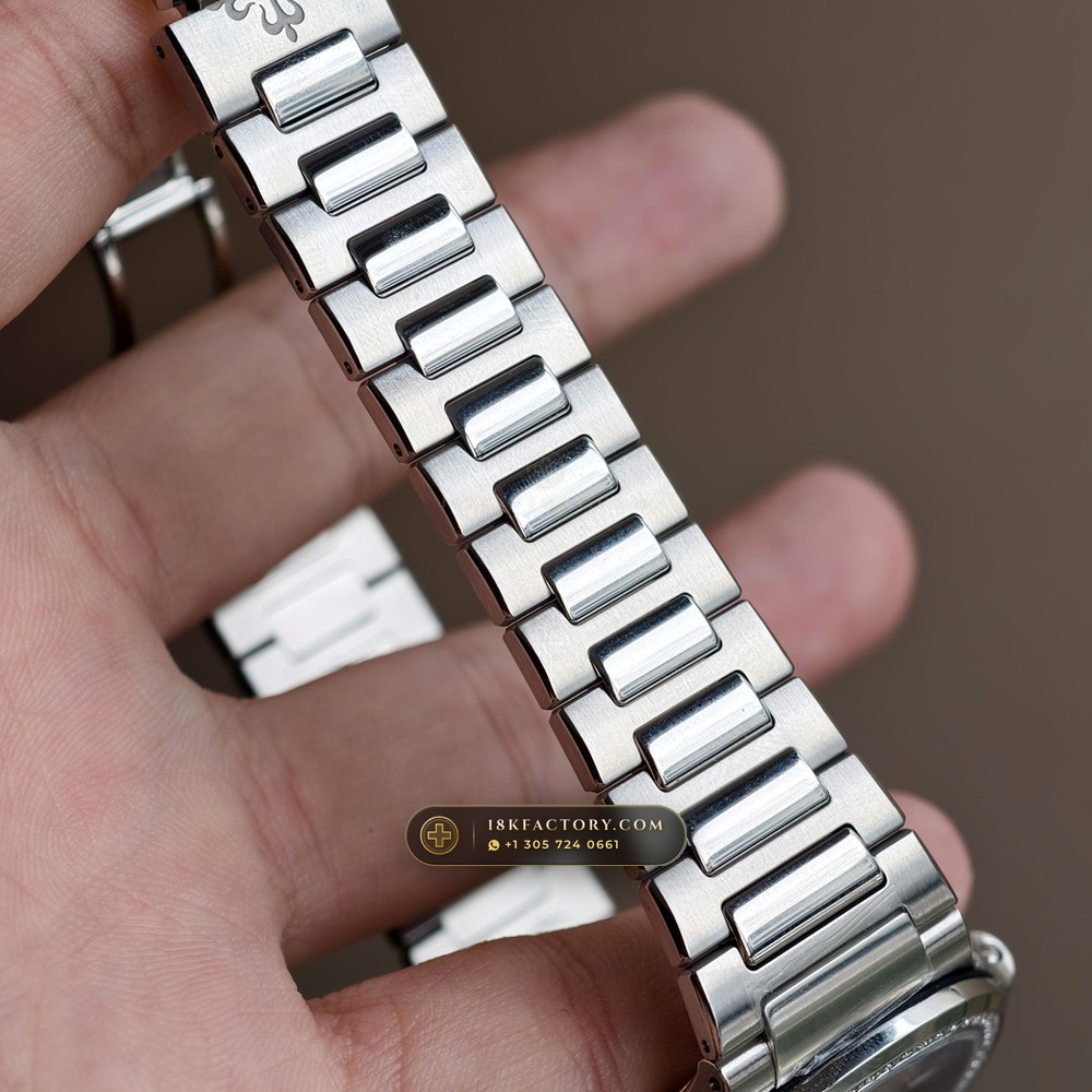 Patek Philippe Nautilus Ladies Automatic Diamond-Set Bezel Ref. 7118/1200A-011 — XRF Certified Edition — Studio Gallery Plate VIII in 904L Stainless Steel Custom Architecture (96.4g Verified Mass, Patek Philippe Cal. 324 S C - 21K Gold Rotor)