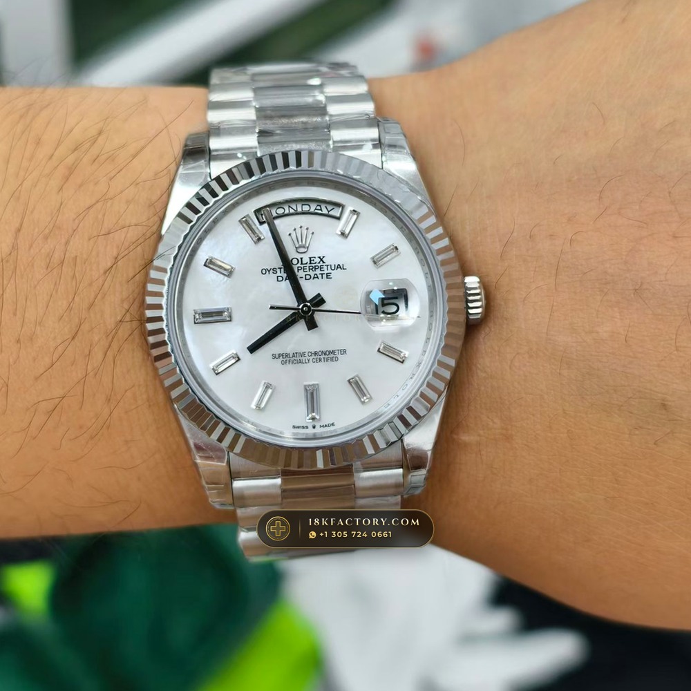 Rolex Day-Date 40 Iridescent Natural Mother-of-Pearl Dial 18K Everose Gold Ref. 228235 — XRF Certified Edition — Studio Gallery Plate VIII in 18K Rose Gold Au750 (210.9g Verified Mass, Rolex Manufacture Cal. 3255 - 70h Power Reserve)
