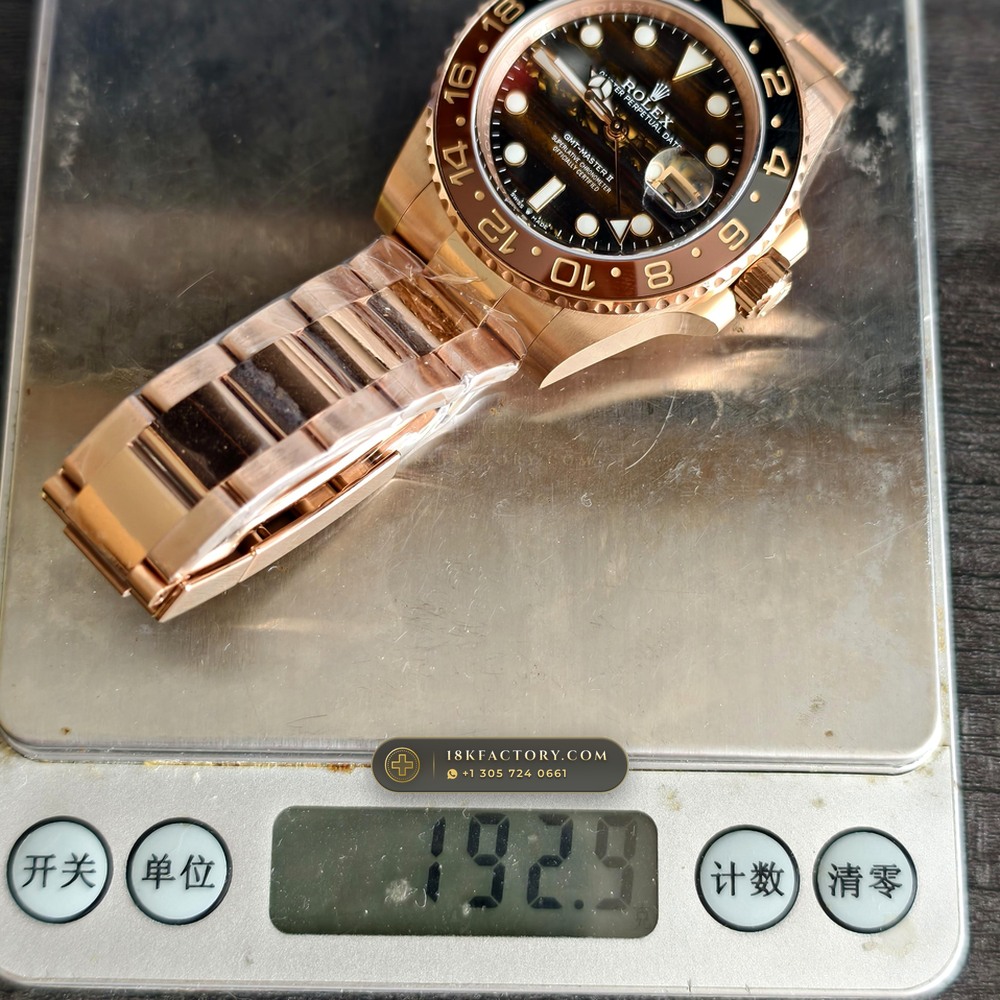 Rolex GMT-Master II Golden Chatoyant Tiger Eye Dial 18K Everose Gold Ref. 126715CHNR — XRF Certified Edition — Studio Gallery Plate VIII in 18K Rose Gold Au750 (225.4g Verified Mass, Rolex Manufacture Cal. 3285 - 70h Power Reserve)