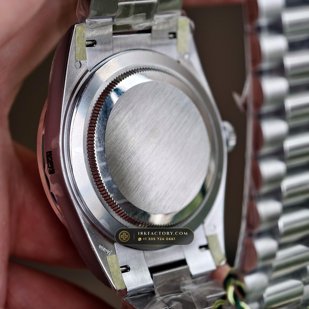 Rolex Day-Date 40 Baguette Emerald Bezel 950 Platinum Ref. 228396TEM — XRF Certified Edition — Studio Gallery Plate IX in 950 Platinum Pt950 (280.7g Verified Mass, Rolex Manufacture Cal. 3255 - 70h Power Reserve)