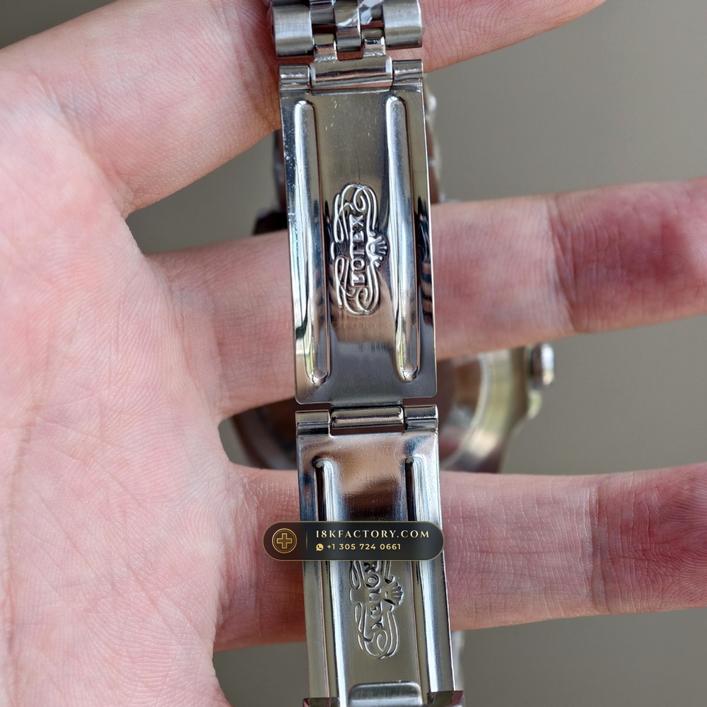 Rolex GMT-Master Vintage Coke Red & Black Bezel Ref. 1675 — XRF Certified Edition — Studio Gallery Plate VII in 904L Stainless Steel Custom Architecture (114.2g Verified Mass, Rolex Vintage Automatic Calibre)