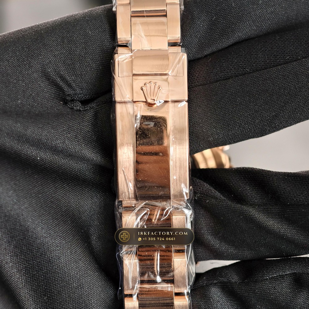 Rolex Cosmograph Daytona Le Mans 100th Anniversary 18K Everose Gold Deep Crystal Optics Ref. 126525LN — XRF Certified Edition — Studio Gallery Plate VIII in 18K Rose Gold Au750 (216.1g Verified Mass, Rolex Manufacture Cal. 4132 - 24h Le Mans)