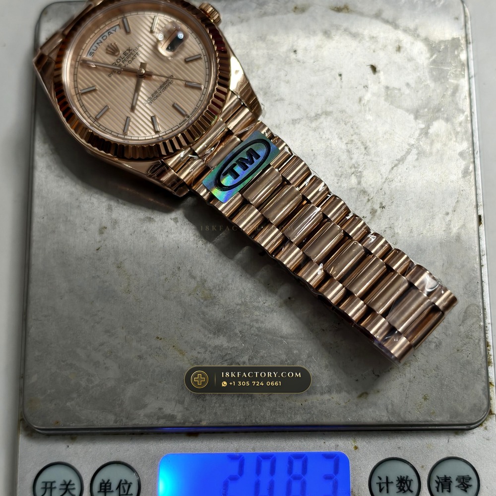 Rolex Day-Date 40 18K Everose Gold Chronometer Regulated Spec Ref. 228235 — XRF Certified Edition — Studio Gallery Plate IX in 18K Rose Gold Au750 (210.4g Verified Mass, Rolex Manufacture Cal. 3255 - 70h Power Reserve)