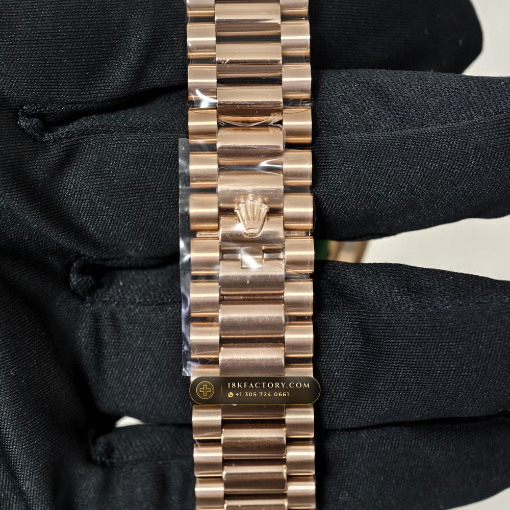 Rolex Day-Date 40 Iridescent Natural Mother-of-Pearl Dial 18K Everose Gold Geneva Atelier Spec Ref. 228235 — XRF Certified Edition — Studio Gallery Plate VII in 18K Rose Gold Au750 (210.8g Verified Mass, Rolex Manufacture Cal. 3255 - 70h Power Reserve)