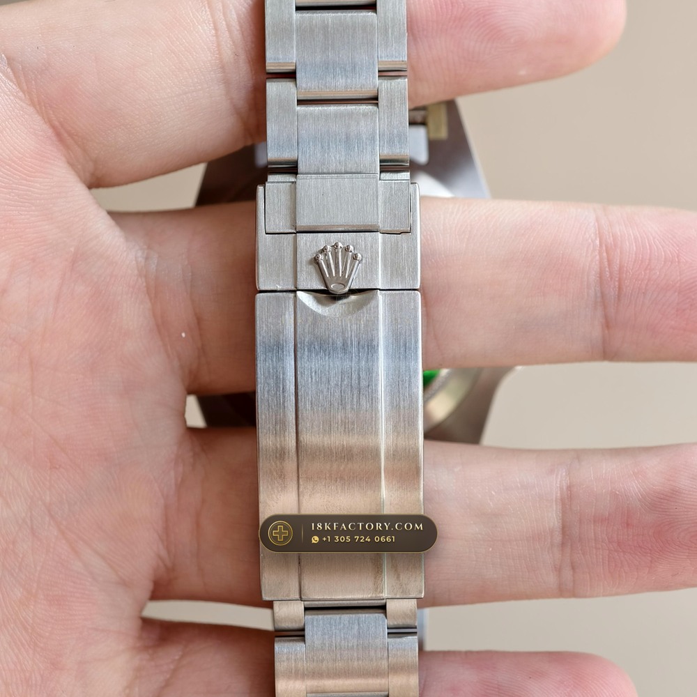 Rolex Submariner Date 41mm Custom Purple Ombre Dial Ref. 126610LN — XRF Certified Edition — Studio Gallery Plate VII in 904L Stainless Steel Custom Architecture (156.7g Verified Mass, Rolex Manufacture Cal. 3235 - 70h Power Reserve)