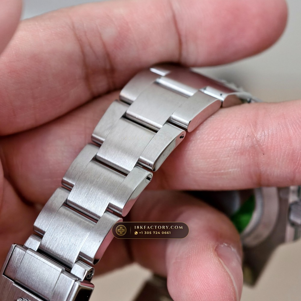 Rolex Submariner Date Hulk Sunburst Green Dial Ref. 116610LV — XRF Certified Edition — Studio Gallery Plate X in 904L Stainless Steel Custom Architecture (156.7g Verified Mass, Rolex Manufacture Cal. 3135)
