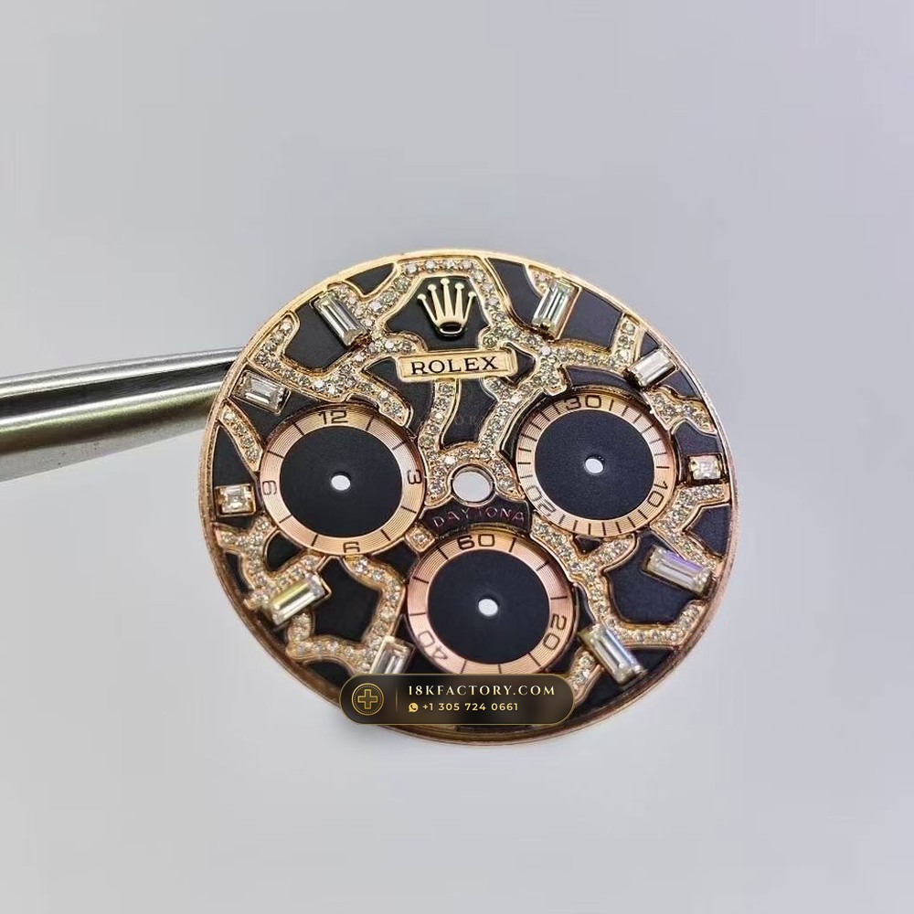 Rolex Cosmograph Daytona Giraffe Off-Catalogue Diamond Edition 18K Everose Gold Geneva Atelier Spec Ref. 126555TBR — XRF Certified Edition — Studio Gallery Plate XIII in 18K Rose Gold Au750 (216.3g Verified Mass, Rolex Manufacture Cal. 4131 - 72h Power Reserve)